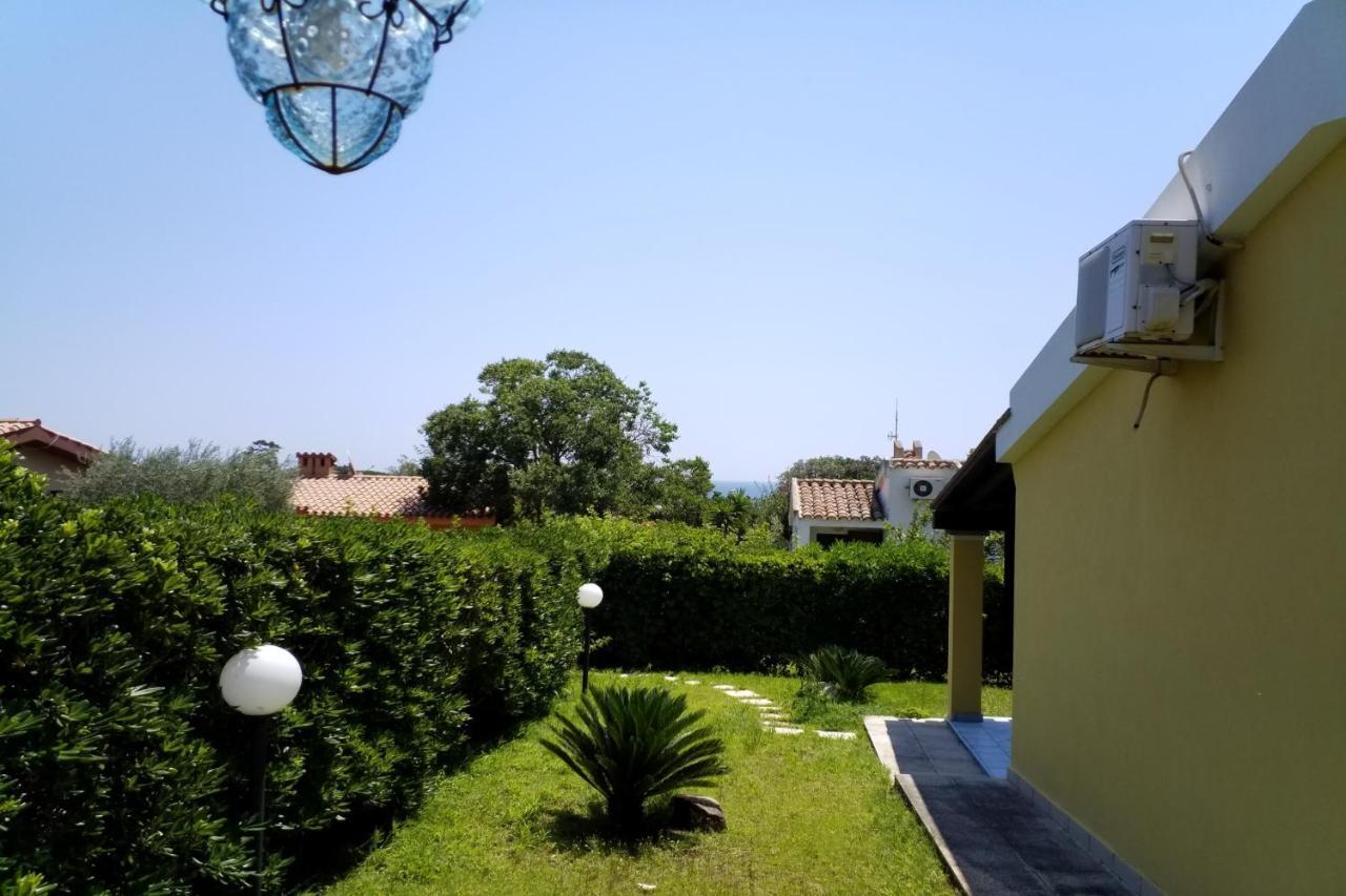 Azzurra Nel Centro Di *